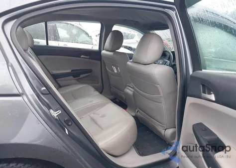 2011 Honda Accord Lxp z USA, uszkodzony, nr VIN 1HGCP2F40BA017734